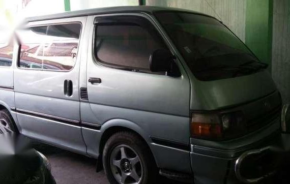 Toyota hiace commuter diesel manual trans