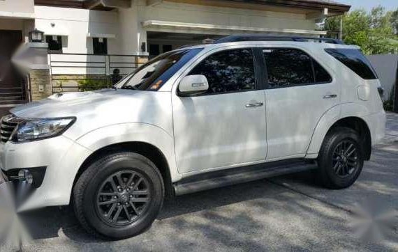 2015 Toyota Fortuner Model V Diesel Pearl White 4x2 AT