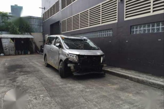 2016 Toyota Alphard Total Wreck