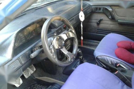 Mazda familla 323 for sale