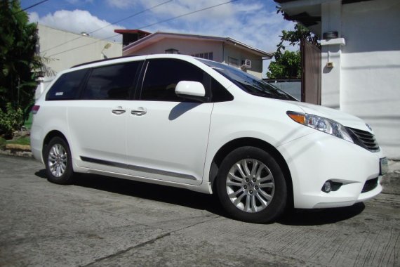 2013 Toyota Sienna Gasoline Automatic