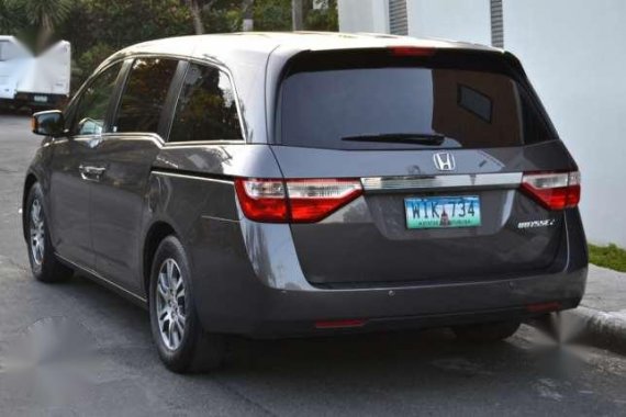 2013 Honda Odyssey Wide Body Luxury Minivan
