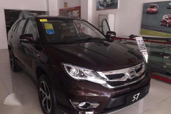 SUV BYD S7 Montero Sport Fortuner Innova 7 Seaters Toyota