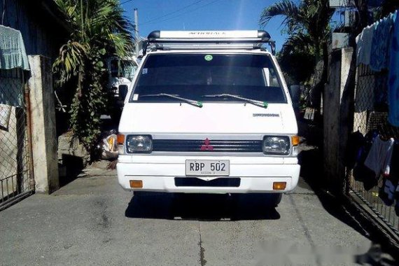 Mitsubishi L300 2005 truck white diesel for sale 
