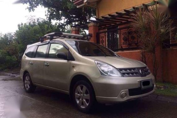 Nissan Grand Livina Elegance 2010 MT