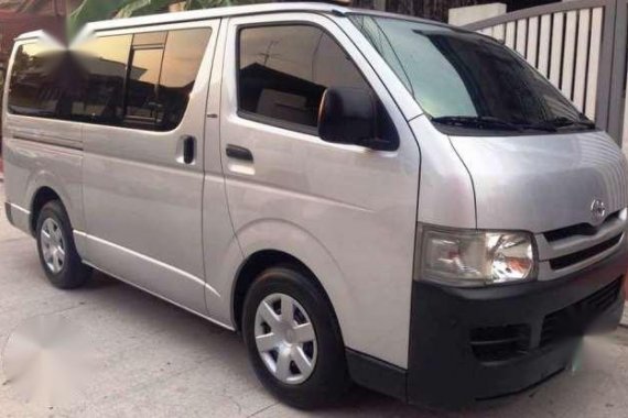 2010 Toyota Hiace Commuter