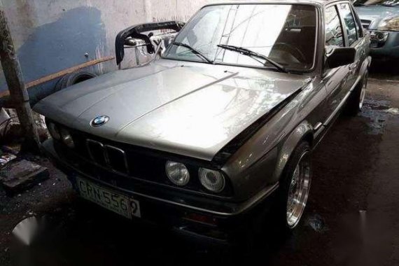 1984 BMW E30 320i AT