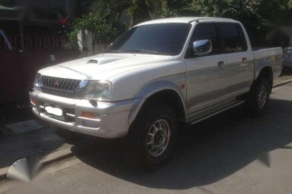 Mitsubishi 4x4 Strada 2000