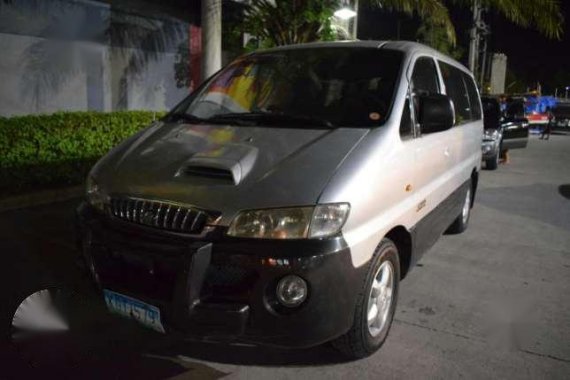 HYUNDAI STAREX 2010 model 4x2 Manual