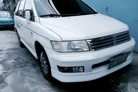 Mitsubishi Grandis Chariot 2010 for sale