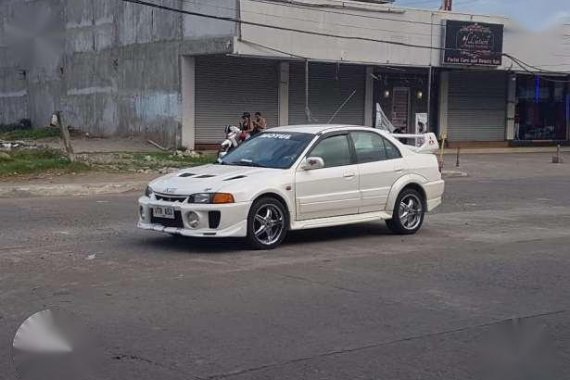 Mitsubishi Lancer Modified Evolution head turner