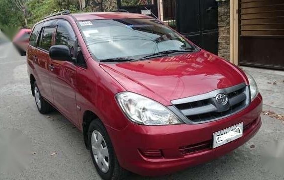 Toyota innova J MT 07 fresh spacious