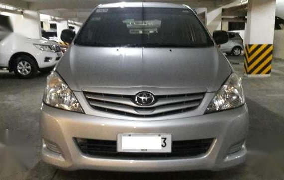 Toyota Innova E 2011 not adventure avanza