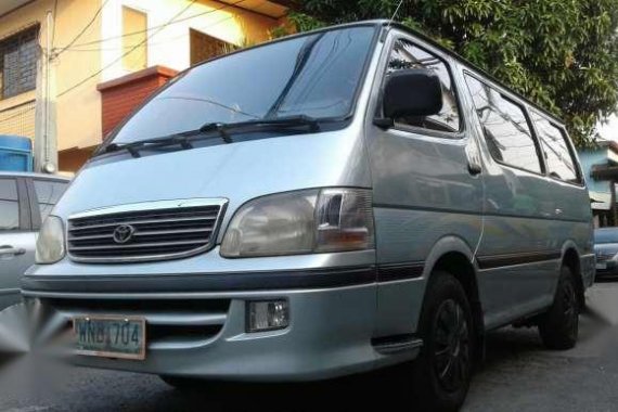 2000 model toyota hiace commuter van