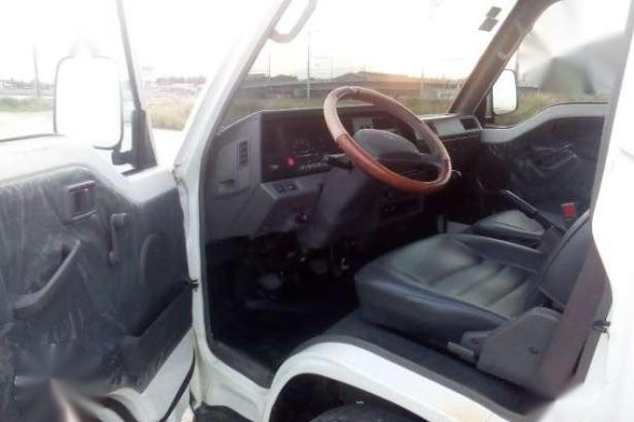 2013 Nissan Urvan Shuttle MT Diesel Cebu Unit 29K mileage