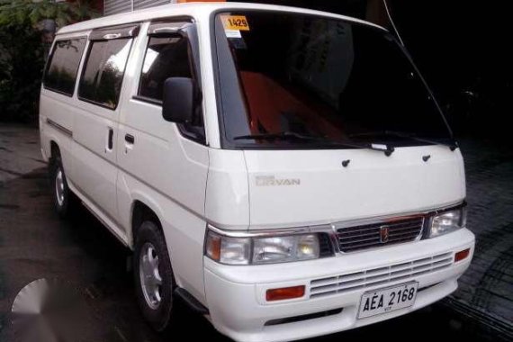 Nissan urvan vx white 2.7 diesel manual 2015