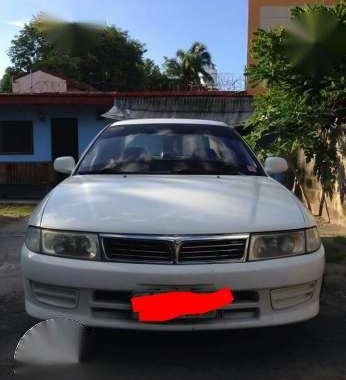 Mitsubishi Lancer glx 2000 model