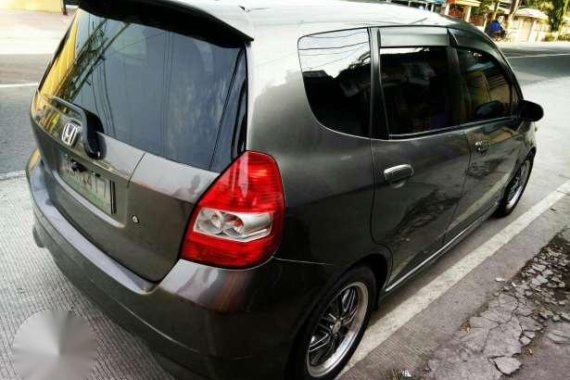 Honda Fit 2006 model (Lady Driven)