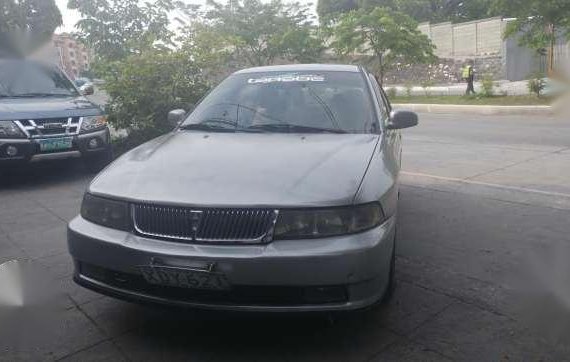 Mitsubishi lancer gls 2002
