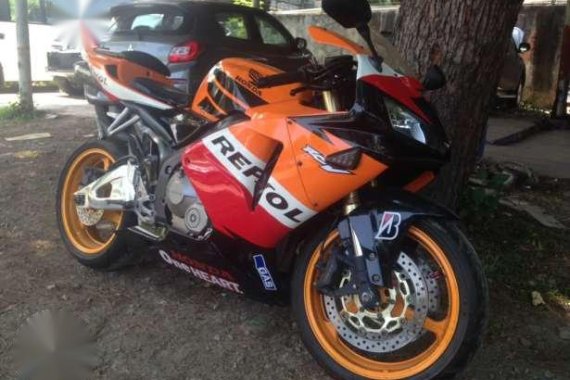 2006 Honda CBR600rr give me an offer