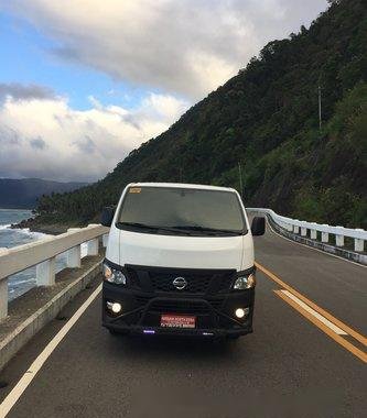Nissan NV350 Urvan 2015 M/T