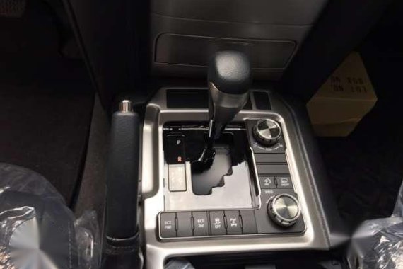 2017 Toyota Land Cruiser Platinum LC200 LC70 LX10 wagon pick up vx lc