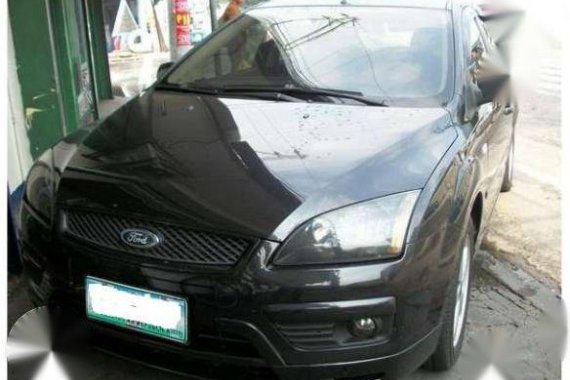 2007 FORD FOCUS HATCHBACK - fully loaded . very COOL aircon