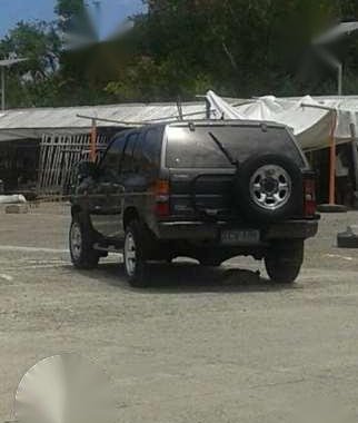 Nissan Terrano Diesel 4x4 2.7 turbo paunahan na! 