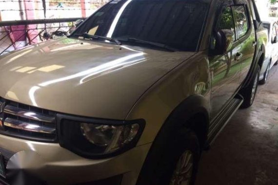 Mitsubishi Strada 2010 4x2 manual