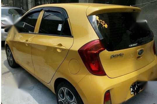 Manual yellow Picanto Kia Ex 2016..