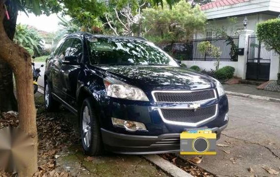 2013 chevrolet traverse v explorer suburban