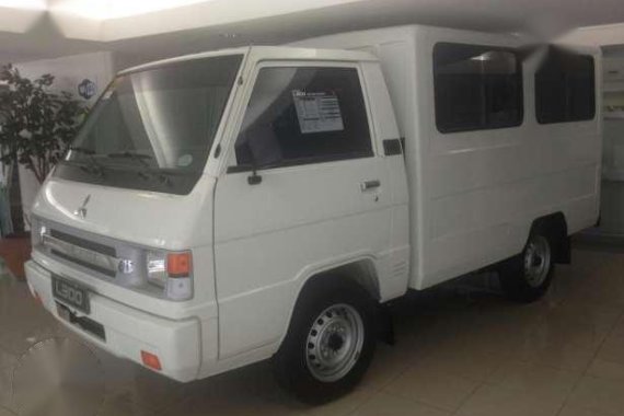 2017 Mitsubishi L300 fb deluxe 70k DP all in