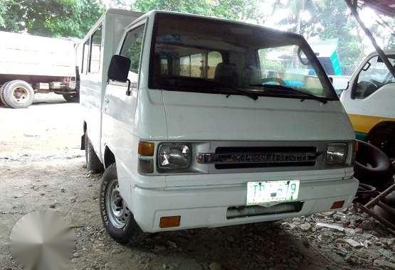 Mitsubishi L300 FB Dual AC Diesel Engine 4D56 Manual Transmission for sale