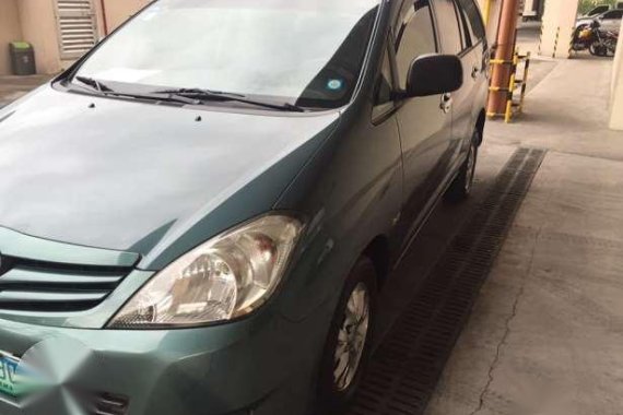 Toyota Innova E matic 2011 model