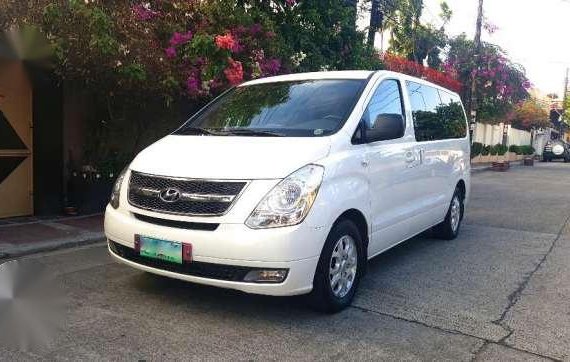 2012 Hyundai Grand Starex CVX VGT Automatic 12 Seater - 12