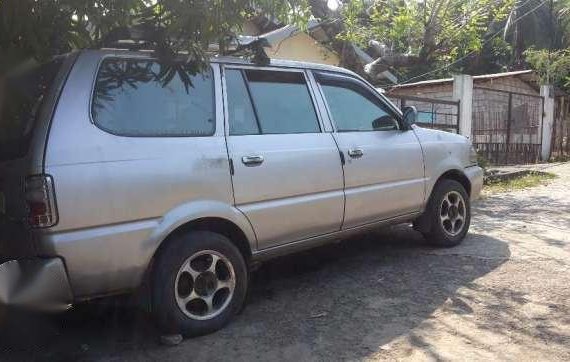 Toyota Revo 2002