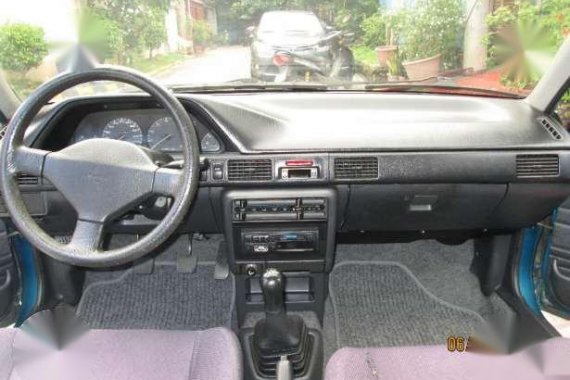 Mazda 323 LX Sedan 1995