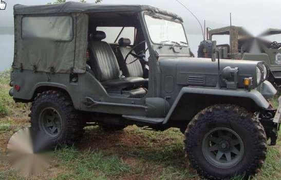 4WD Mitsubishi 4DR6 Military Jeep