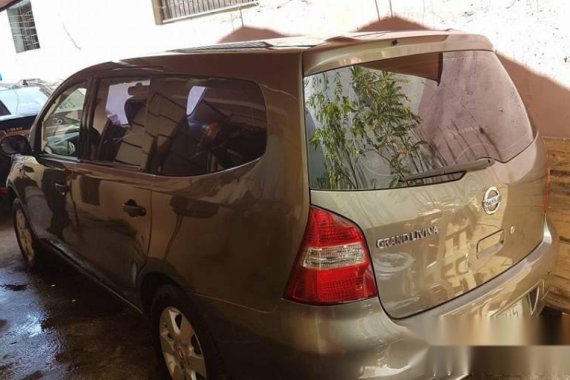 Rush for sale Nissan Grand Livina 2009