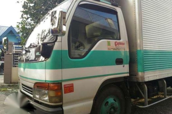 Isuzu elf nkr 14.5ft