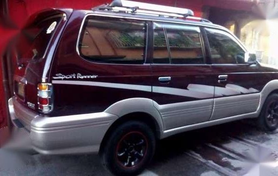 Toyota Revo Sport runner AT Gas 2000 Model