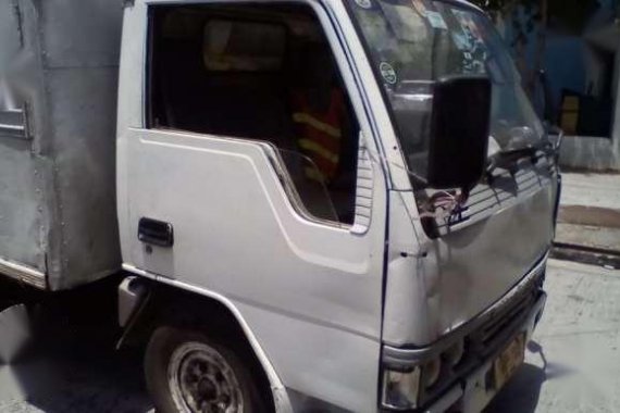 Isuzu elf 4W aluminum van