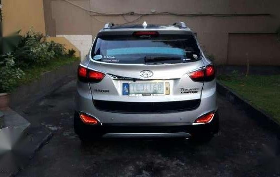 2012 hyundai tucson limited ed..