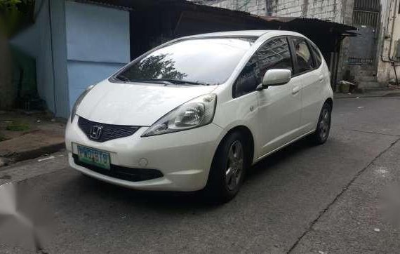 Very well maintained 2010 Honda Jazz AT Ivtec HID for sale