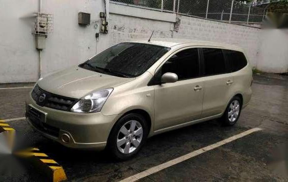 Nissan grand livina