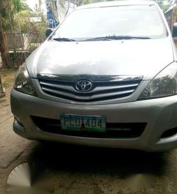 Almost New Toyota innova G 2011 silver AT for sale