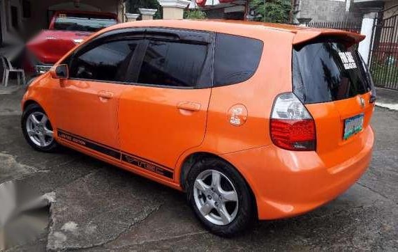 Honda Fit 1.5 Vtec (manual tranny)