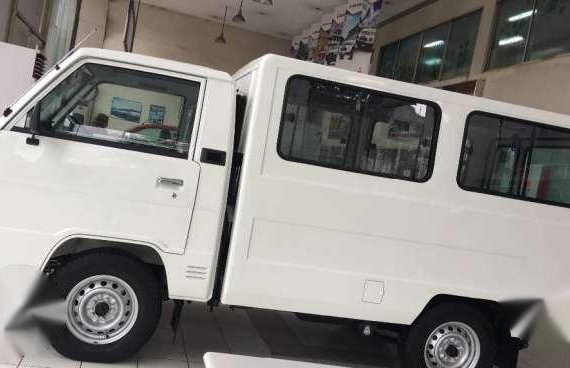 Grab 2017 Mitsubishi L300 FB deluxe vs Exceed!