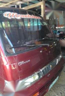 Nissan Urvan 2000 MT Red For Sale