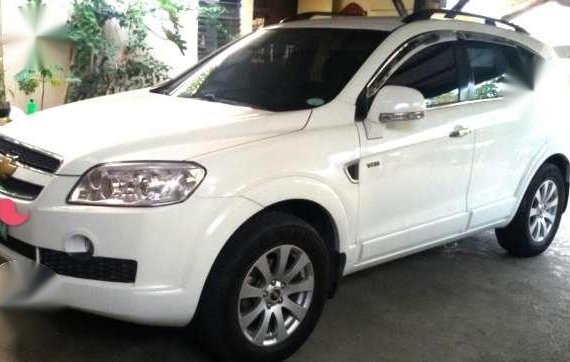 Chevrolet Captiva 2011 AT White For Sale